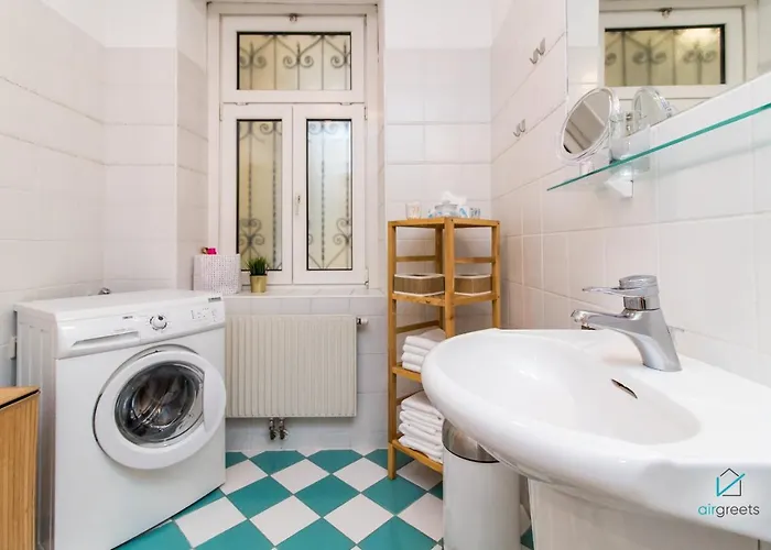 Spacious And Extraordinary *